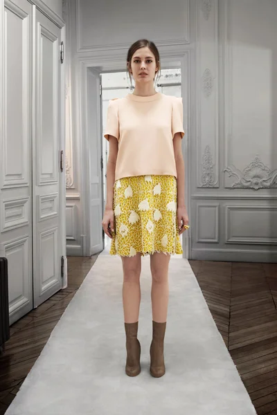Look 18